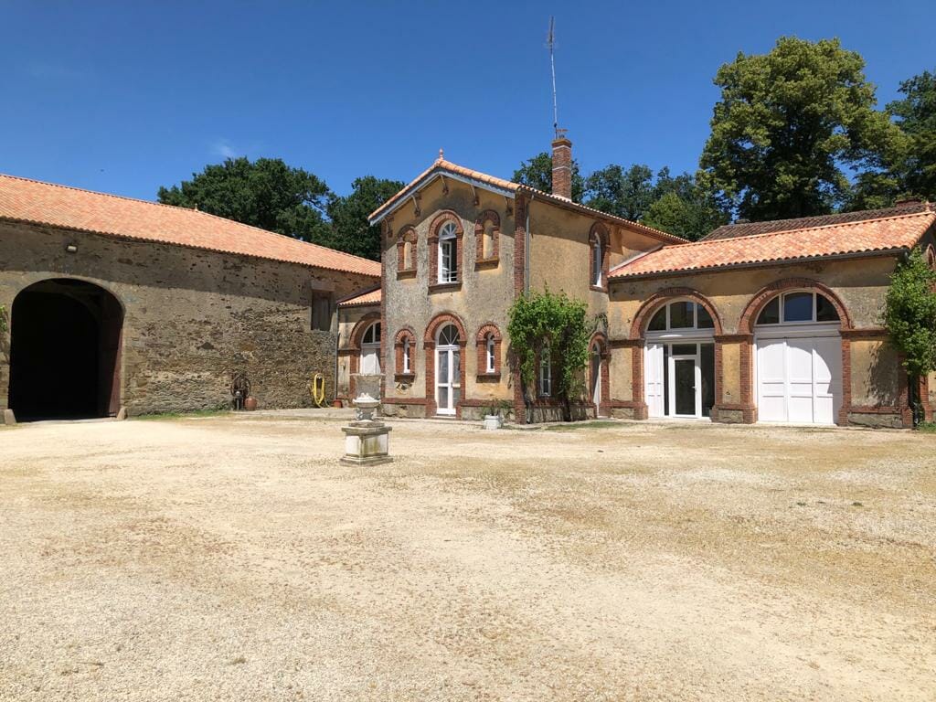 le-parc-soubise-domaine-et-ch-teau-pr-s-du-puy-du-fou-en-vend-e